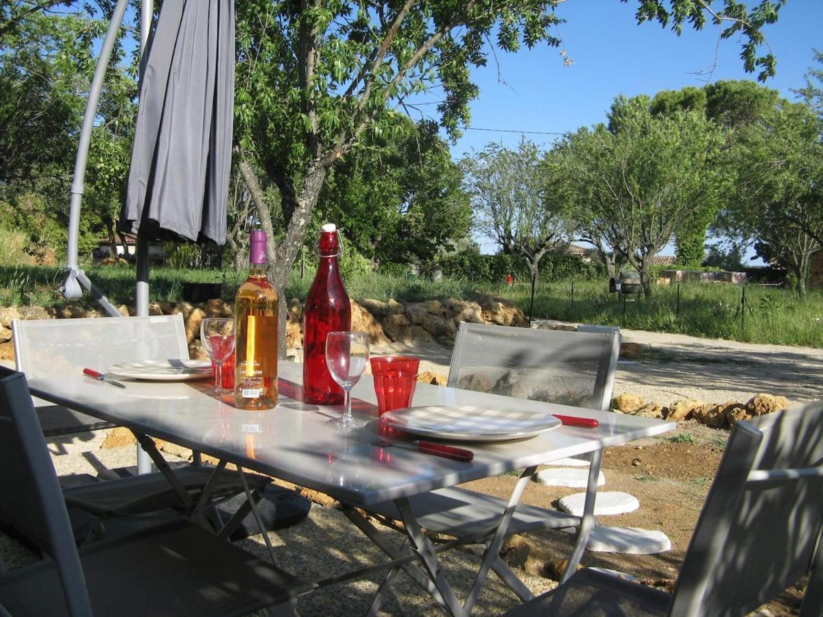 Maison 2 Ou 4 Personnes Jardin Parking Les Amandiers Lorgues Bagian luar foto